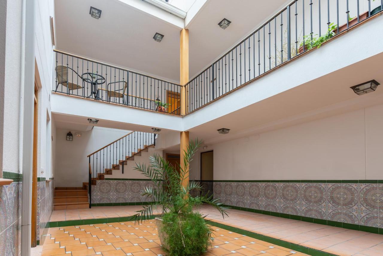 Apartamento Puerta De Cordoba- Exterior Con Balcones Екстериор снимка