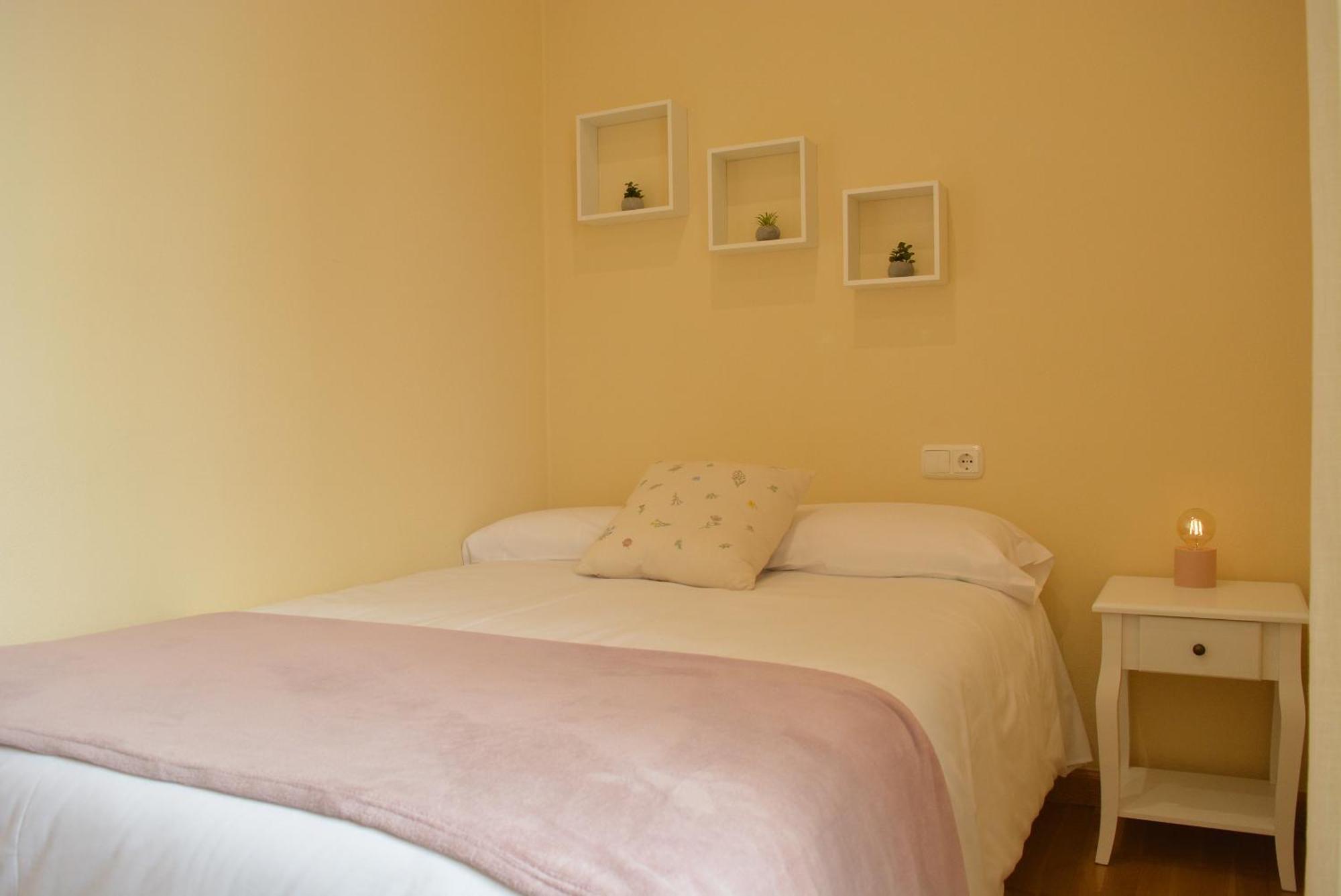 Apartamento Puerta De Cordoba- Exterior Con Balcones Екстериор снимка