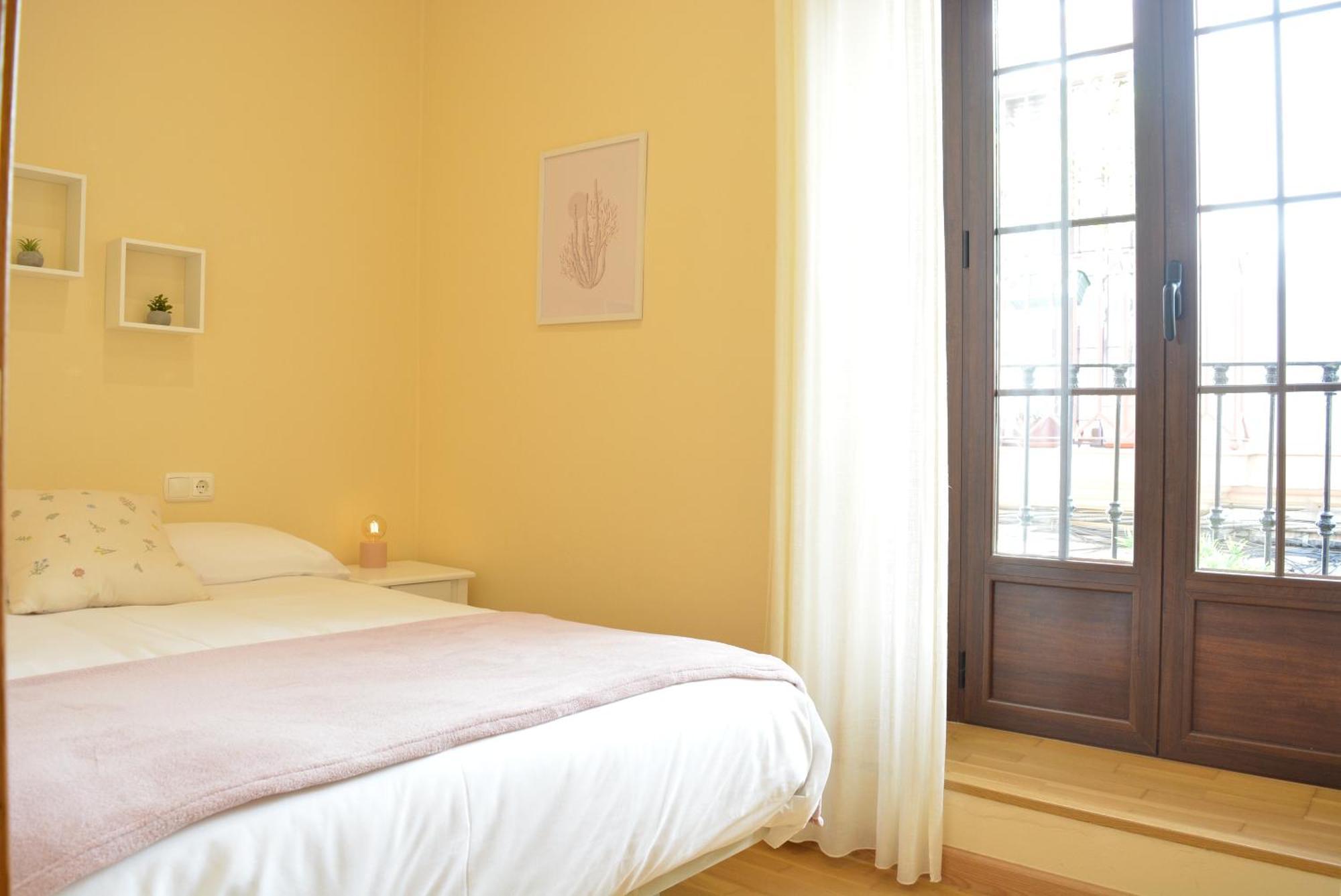 Apartamento Puerta De Cordoba- Exterior Con Balcones Екстериор снимка