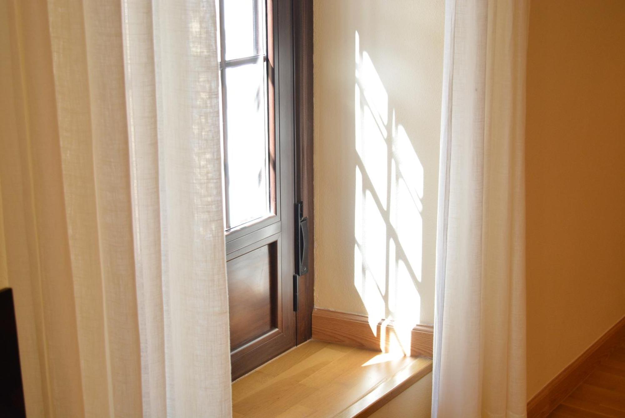 Apartamento Puerta De Cordoba- Exterior Con Balcones Екстериор снимка