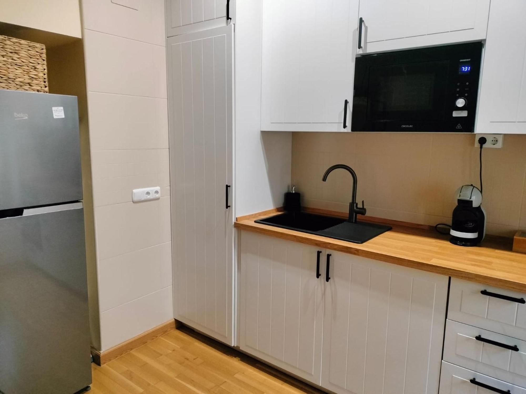Apartamento Puerta De Cordoba- Exterior Con Balcones Екстериор снимка